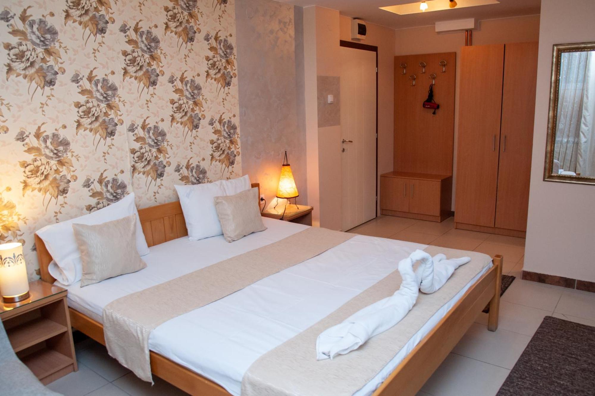 Hotel North City Titova Mitrovica Extérieur photo