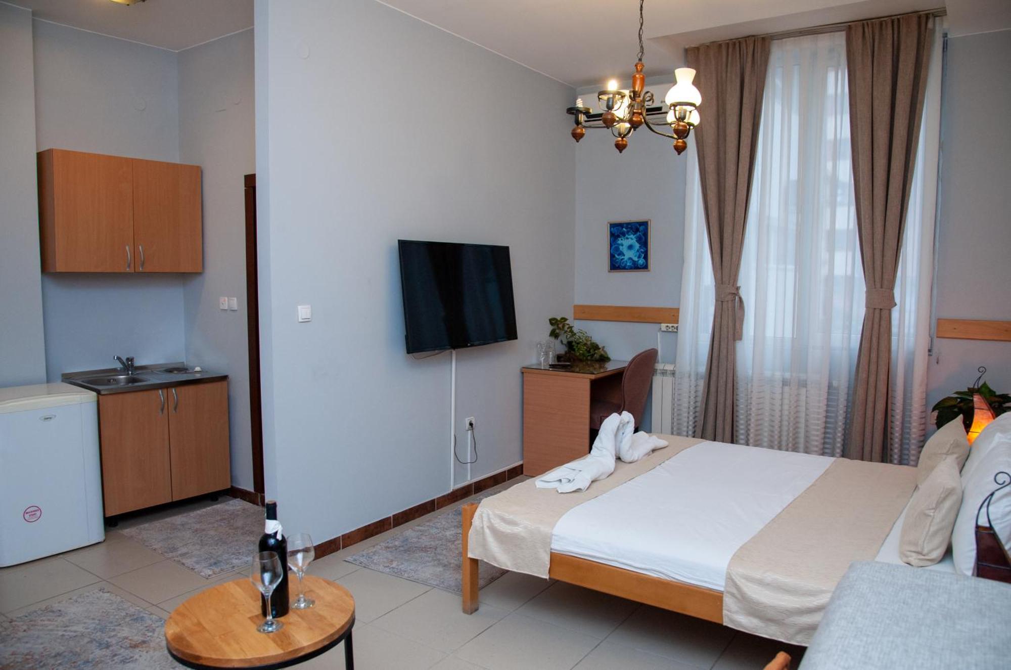 Hotel North City Titova Mitrovica Extérieur photo