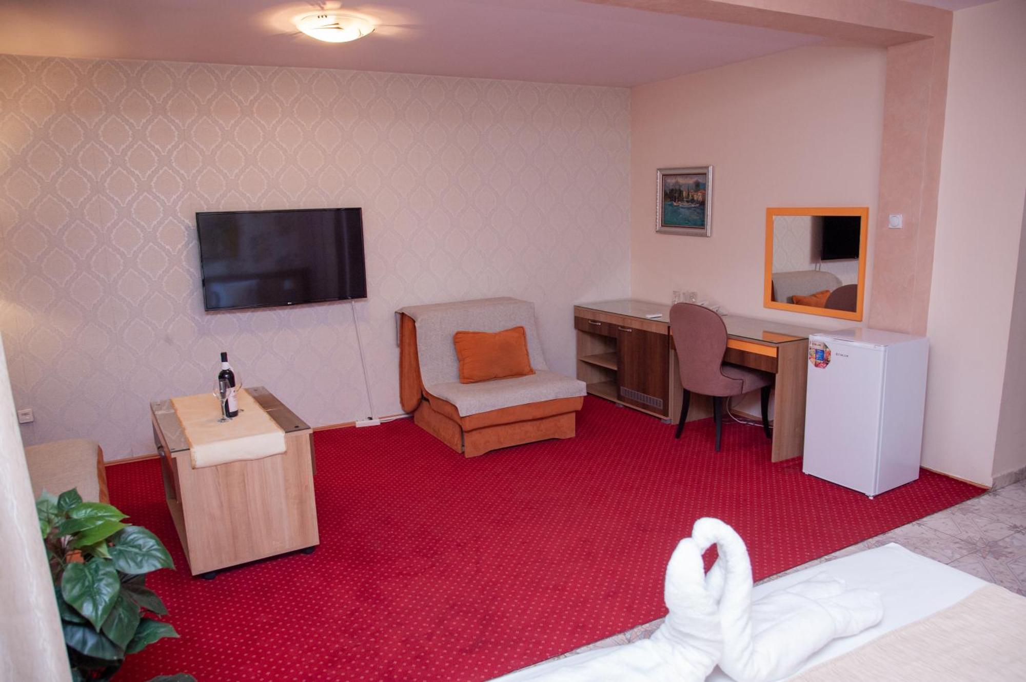 Hotel North City Titova Mitrovica Extérieur photo