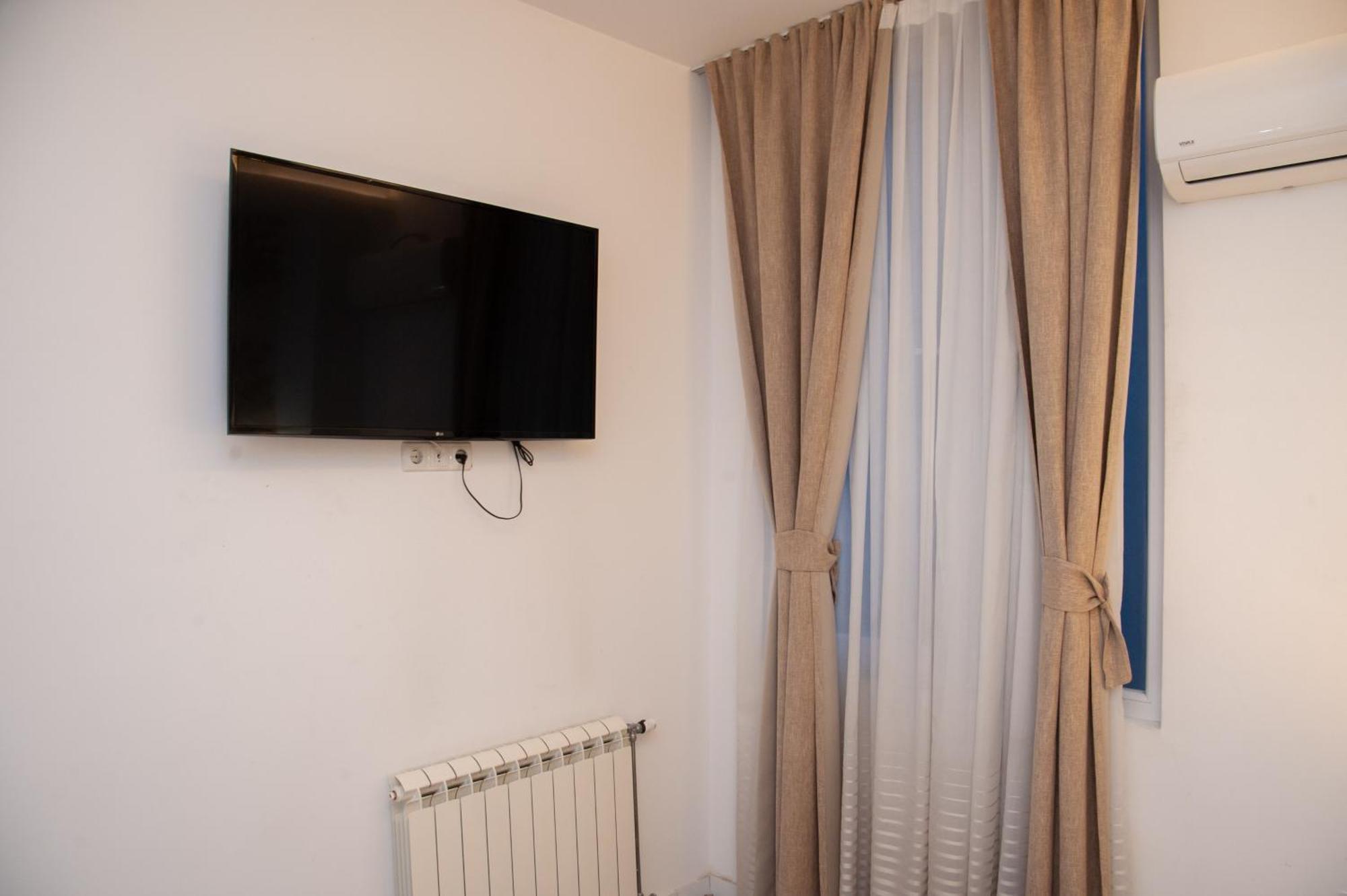 Hotel North City Titova Mitrovica Extérieur photo