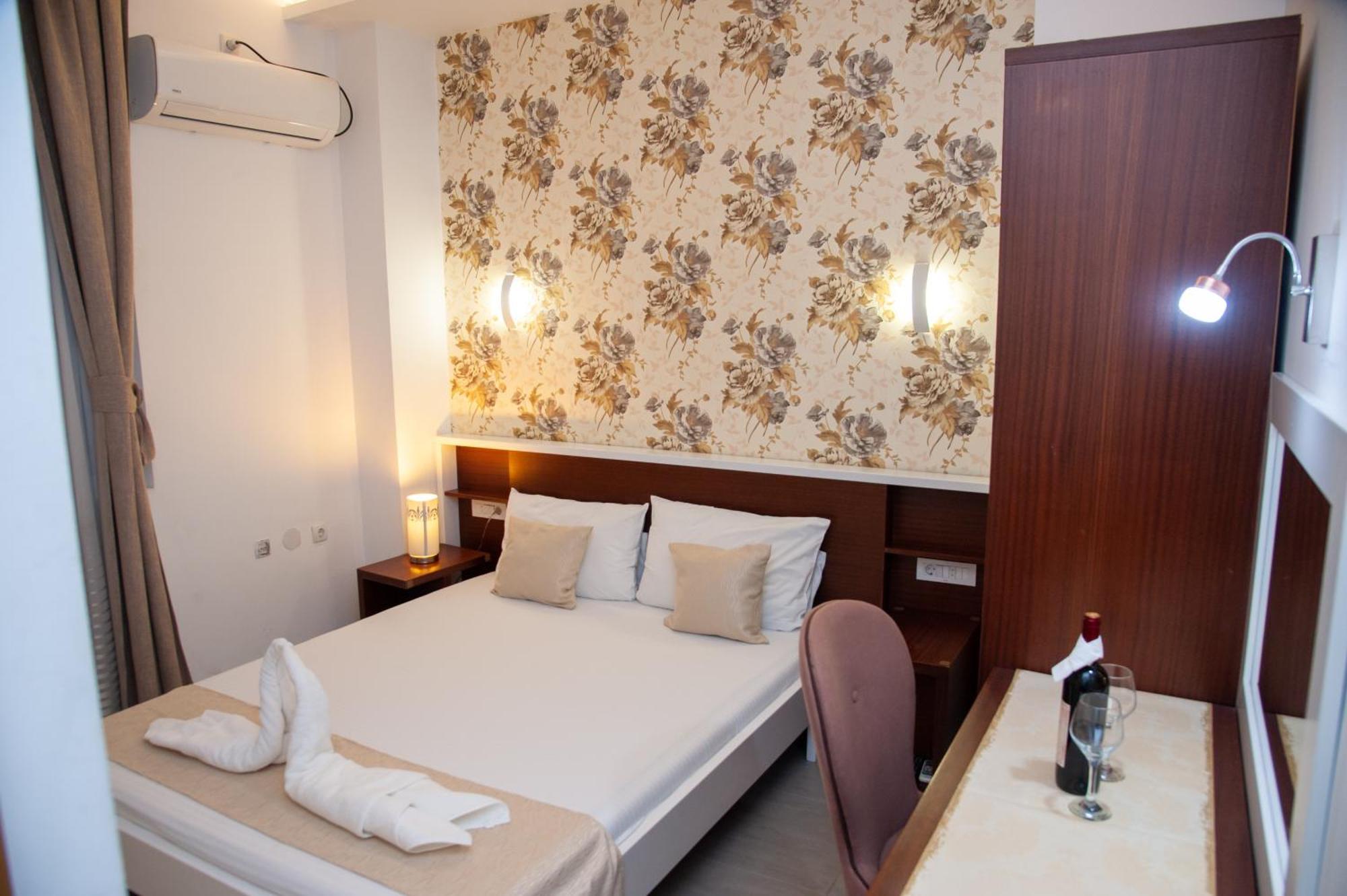 Hotel North City Titova Mitrovica Extérieur photo