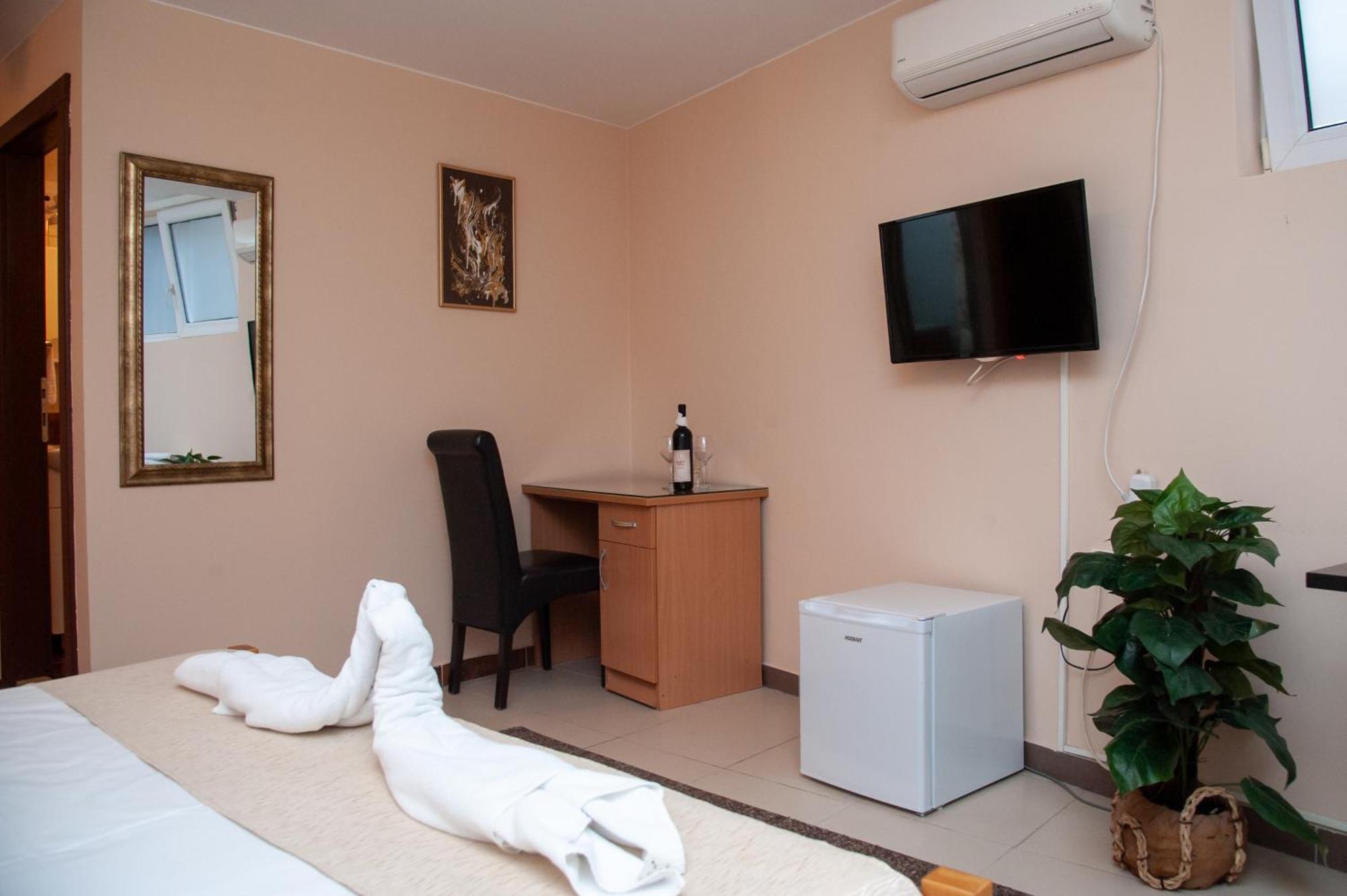 Hotel North City Titova Mitrovica Extérieur photo