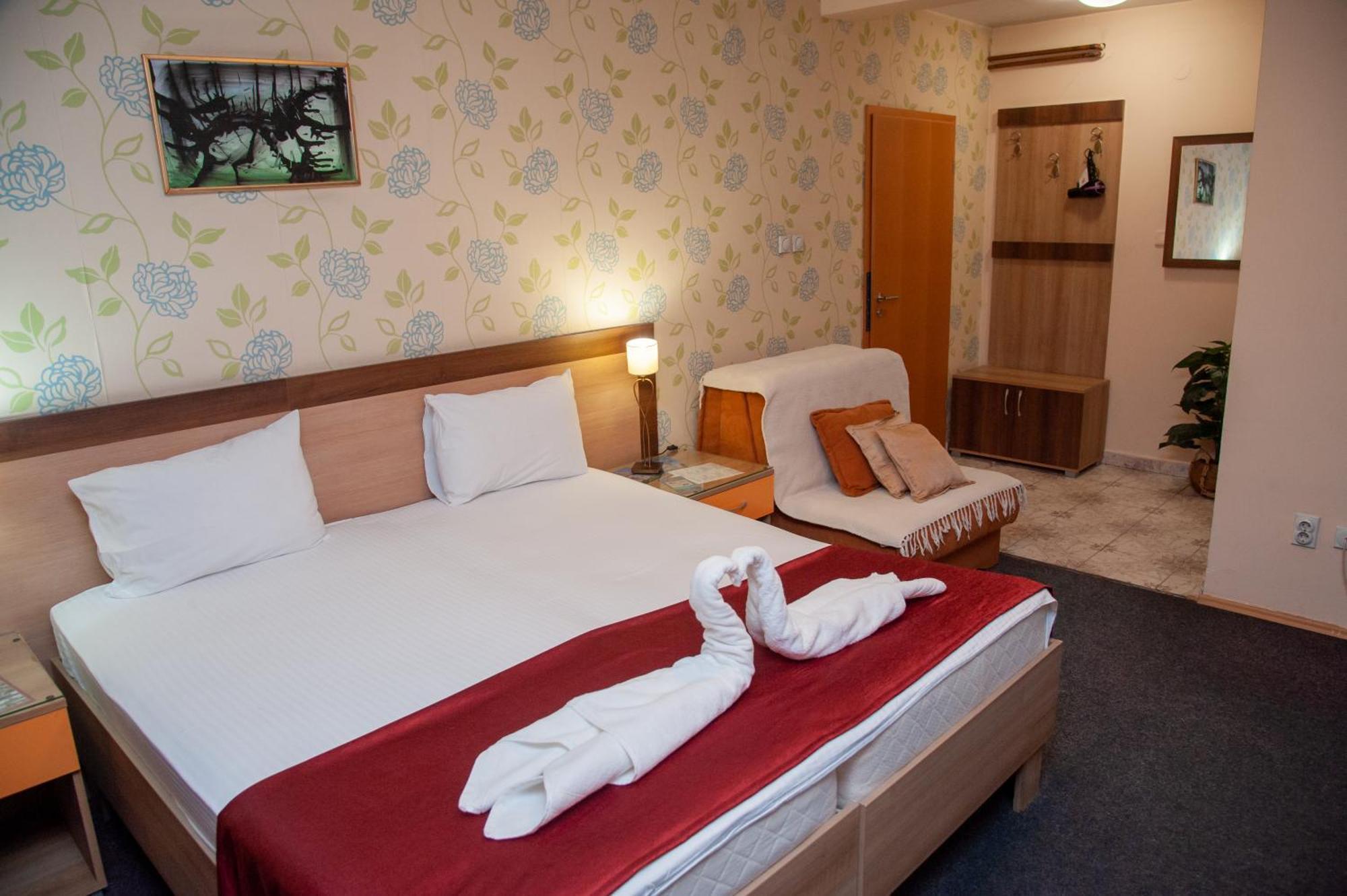 Hotel North City Titova Mitrovica Extérieur photo