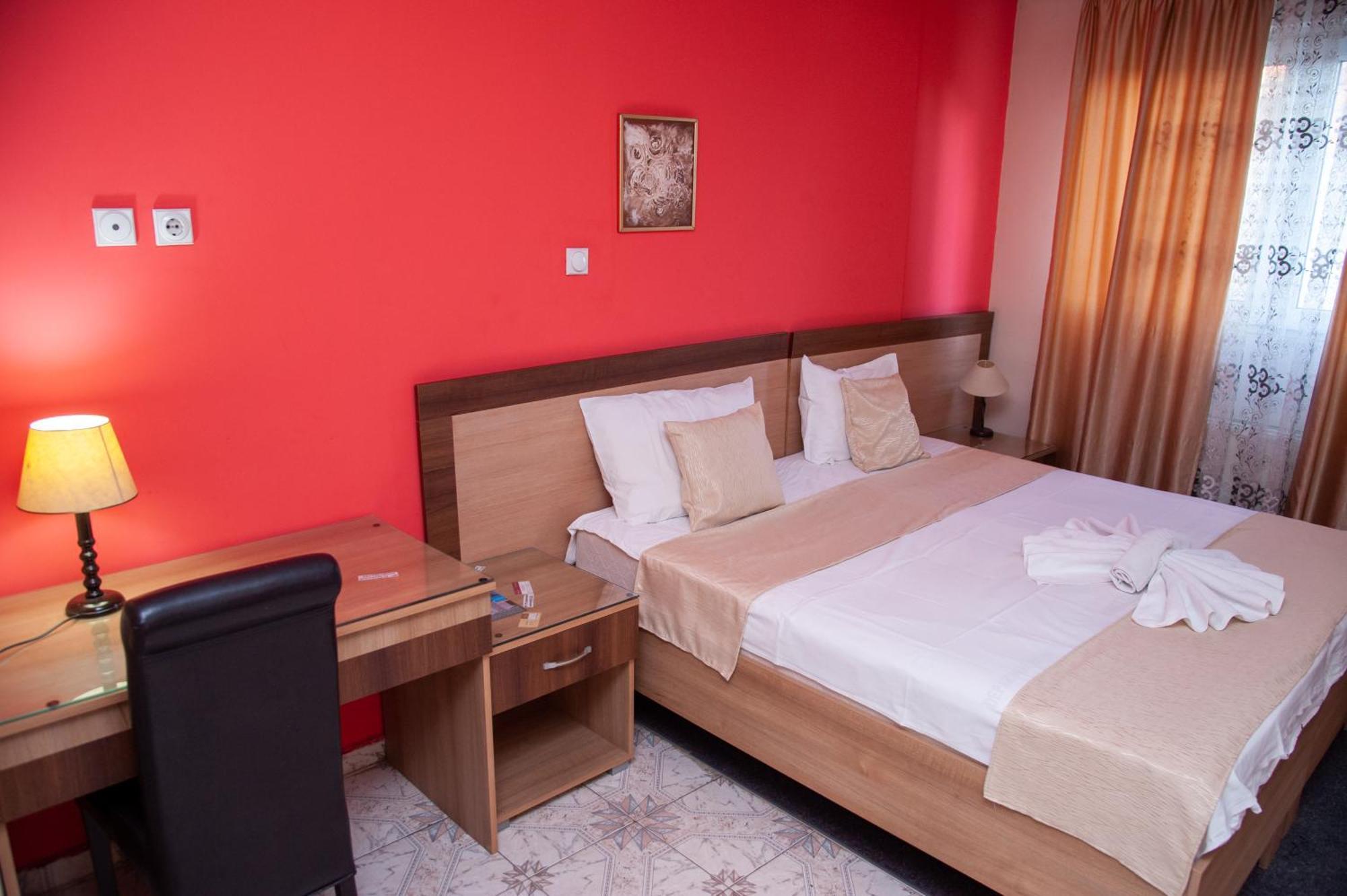 Hotel North City Titova Mitrovica Extérieur photo