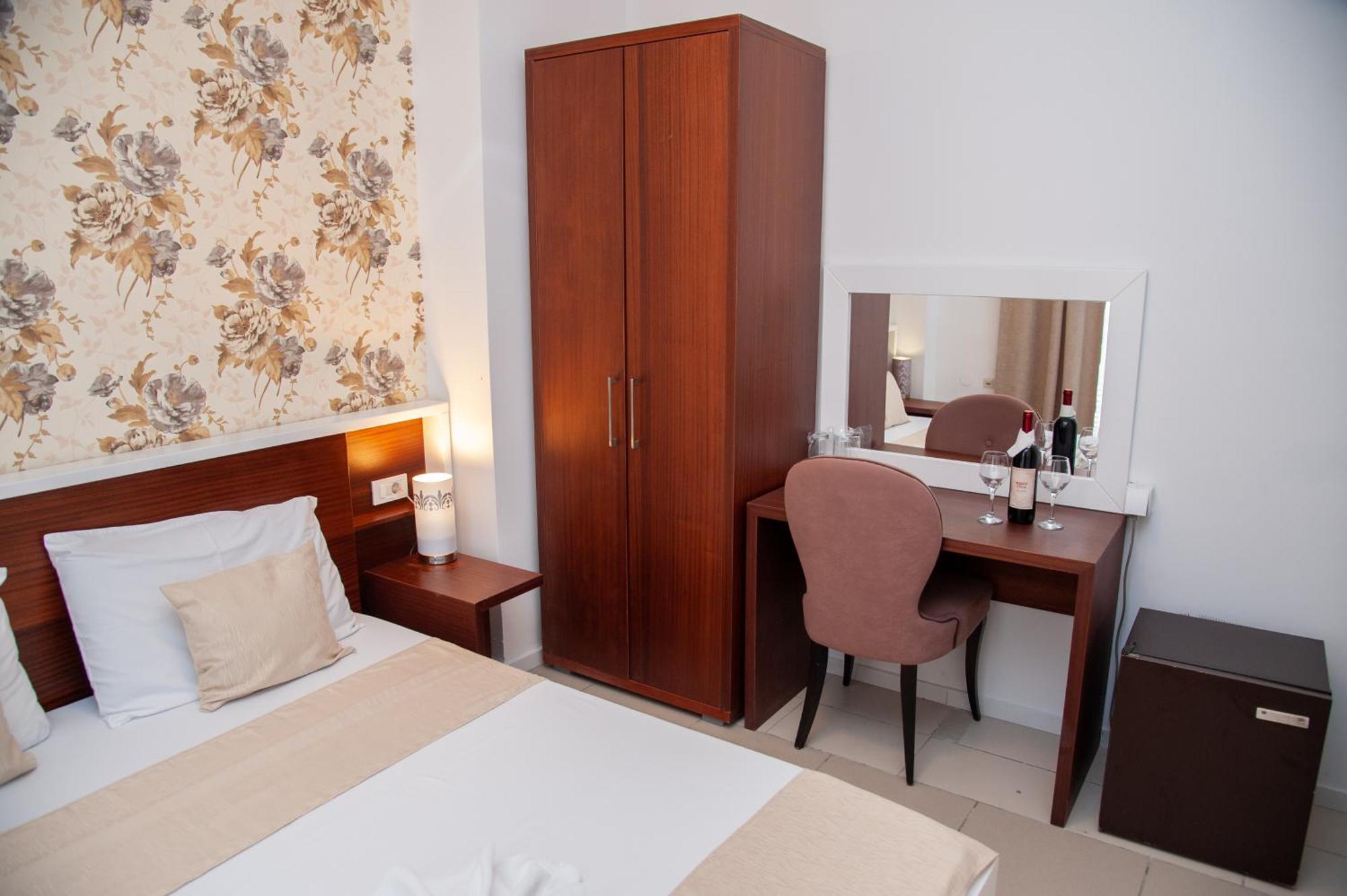 Hotel North City Titova Mitrovica Extérieur photo